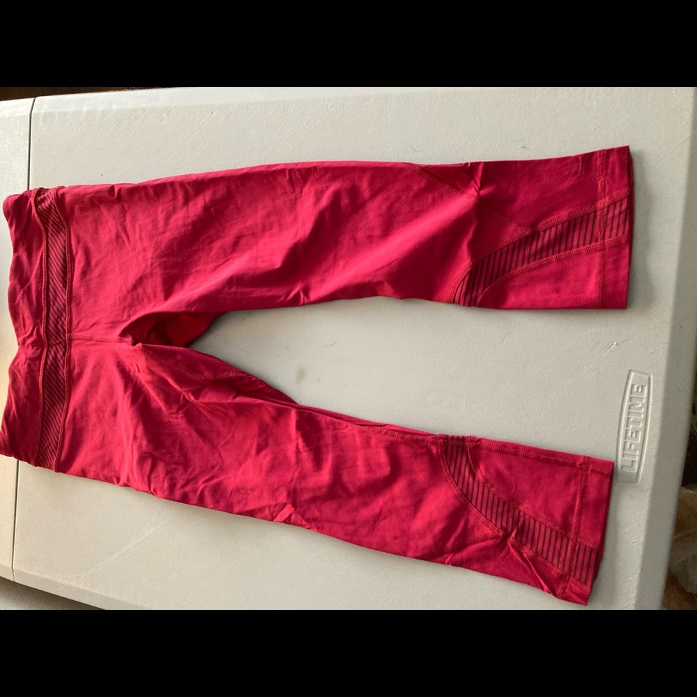 Lululemon run inspire crop, size 6, cranberry.